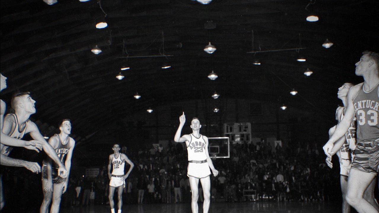 Auburn basketball players recall 1960 home win vs. UK