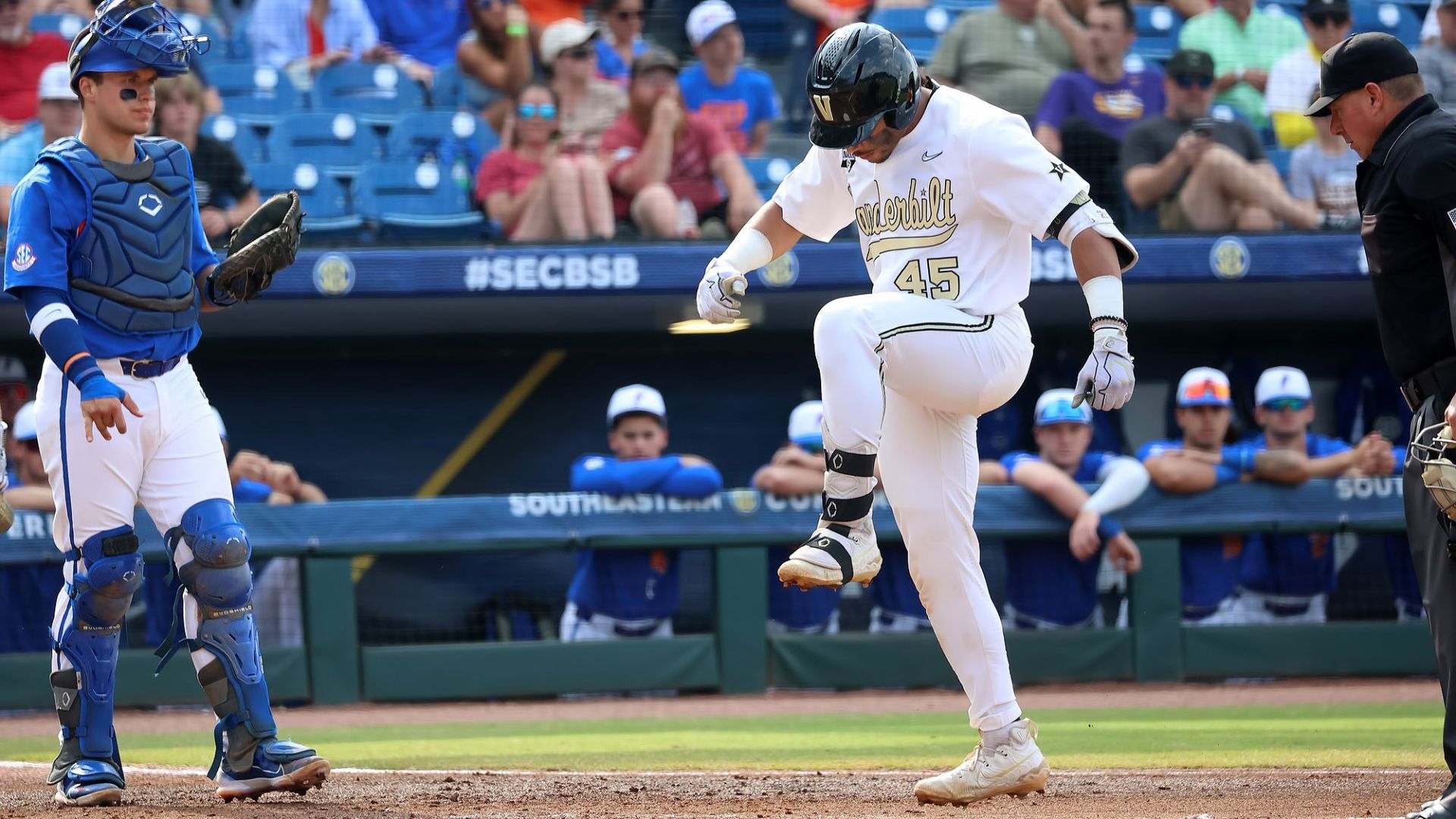 Vandy scores 10 in three frames in semifinal win vs. UF