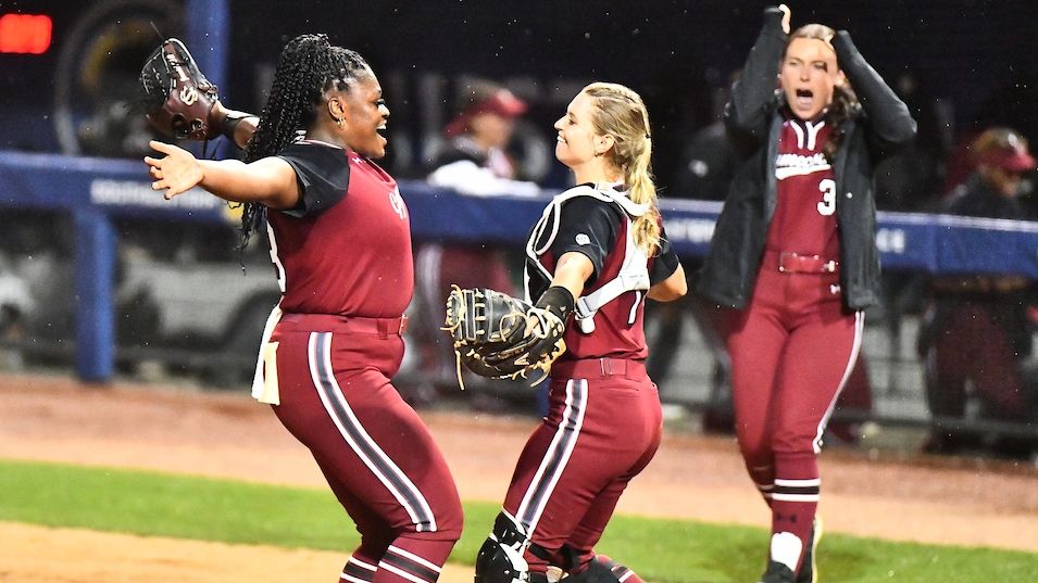 Gamecocks use extra inning dramatics to defeat Aggies