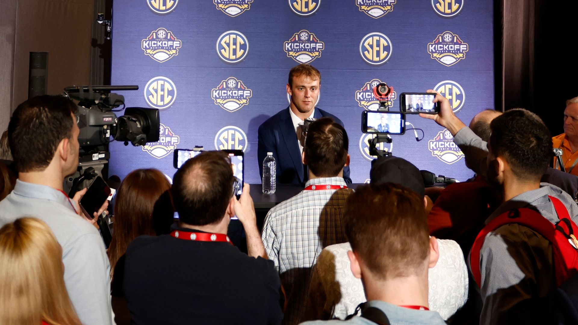 Smart's humor shines through in UGA's Media Day