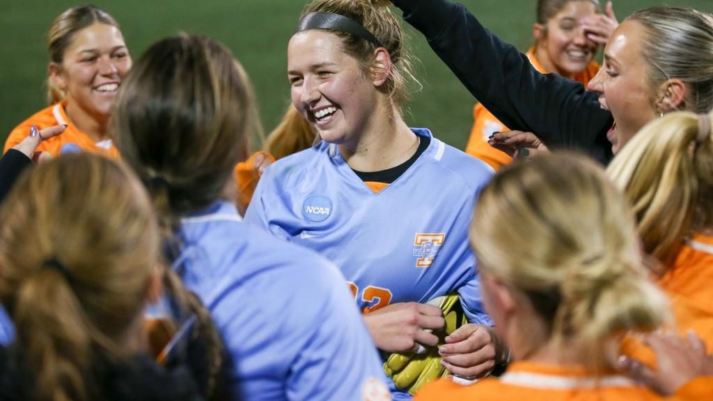 Lawton's late goal in double-OT lifts UT past Xavier