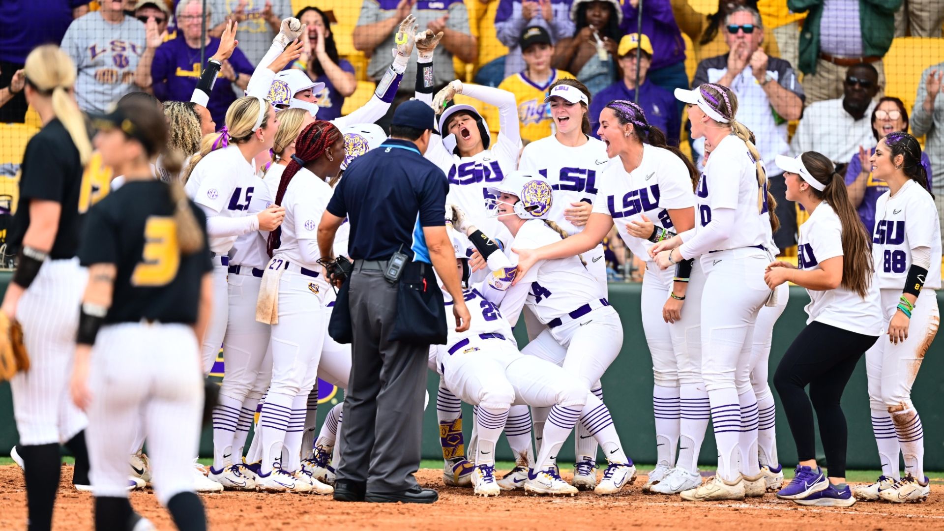 No. 11 LSU's explosive fourth frame run rules Missouri